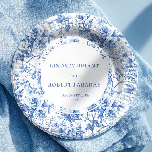 Classic blue toile roses wedding reception table ペーパープレート