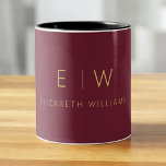 Classic Burgundy Gold Minimalist Monogram ツートーンマグカップ<br><div class="desc">Sip in style with this classic burgundy gold minimalist monogram two-tone coffee mug. Featuring a rich burgundy background, elegant gold typography, and a sleek modern layout, this personalized mug blends timeless luxury with everyday functionality. Perfect as a wedding gift, anniversary present, holiday gift, or corporate keepsake, this mug can be...</div>