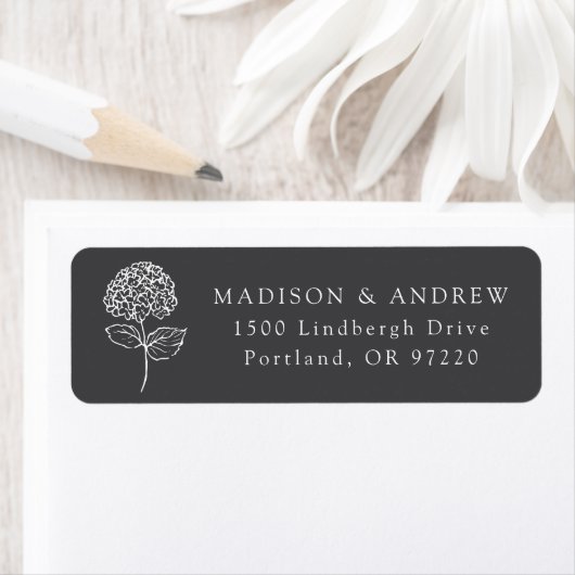 Classic Charcoal Hydrangea Wedding Return Address ラベル (インサイチュ)