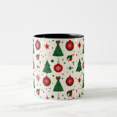 Classic Christmas Tree & Ornament Pattern Mug ツートーンマグカップ (中央)