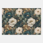 Classic Christmas Winter Green and White Floral ラッピングペーパーシート (正面)