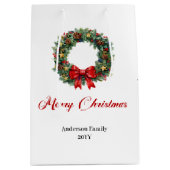 Classic Christmas wreath bag with berries and pine ミディアムペーパーバッグ (正面)