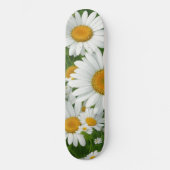 Classic daisy pattern white floral fields greenery スケートボード (正面)