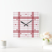 Classic Dark Red Farmhouse Plaid Pattern On White スクエア壁時計 (ホーム)