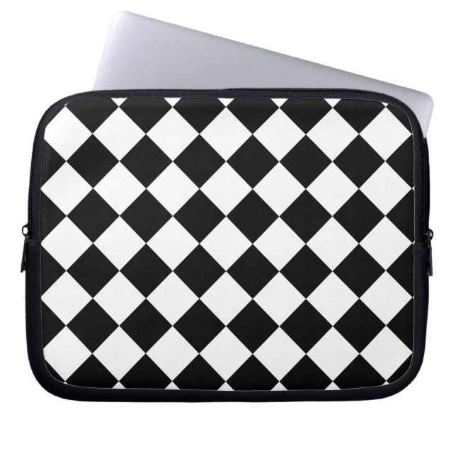 Classic Diamond Black and White Checkers ラップトップスリーブ (正面)