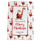 Classic funny Santa gift bag red green celebration ミディアムペーパーバッグ (裏面)