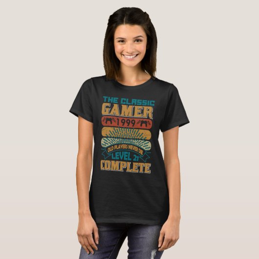 Classic Gamer 1999 Old game Player  Video Gaming Tシャツ (正面フル)
