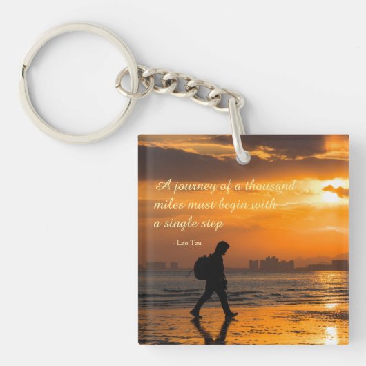 Classic Lao Tzu Journey Quote キーホルダー (正面)