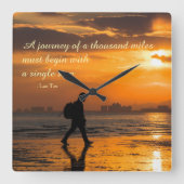 Classic Lao Tzu Journey Quote スクエア壁時計 (正面)