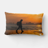 Classic Lao Tzu Journey Quote ランバークッション (裏面)