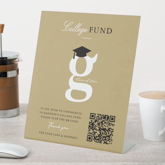 Classic Monogram Gold 'G' Graduation College Fund 台座サイン (インサイチュ)