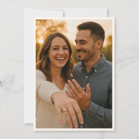 Classic Monogram Laurel Wreath with Photo Wedding 招待状 (裏面)