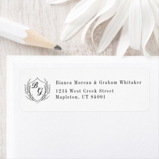 Classic monogram wedding crest return address ラベル (インサイチュ)