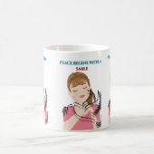 Classic Mug, 11 oz Peace Begins with a Smile Mug – コーヒーマグカップ (中央)