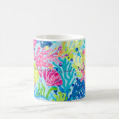 Classic mug in stylish graphic コーヒーマグカップ (中央)