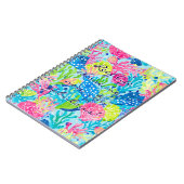 Classic notebook in stylish graphic ノートブック (左側)