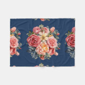 Classic Pink Roses Floral on a Blue Background フリースブランケット (正面(横))