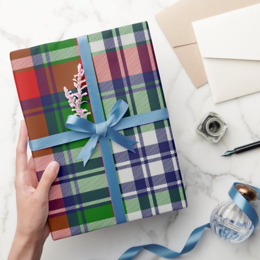 Classic Plaid Christmas Gift Wrap – Cozy Holiday  ラッピングペーパー (ギフト)