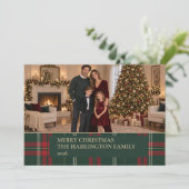 Classic Plaid Personalized Family Photo Christmas シーズンカード (スタンド正面)