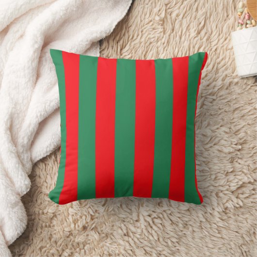 Classic Red and Green Christmas Stripes クッション (ブランケット)
