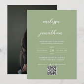 Classic Sage Green Photo Monogram QR Code Wedding 招待状 (正面/裏面)