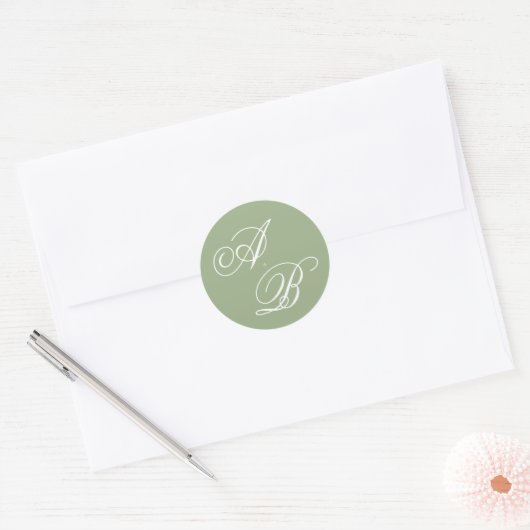 Classic Sage Green & White Monogram Script Wedding ラウンドシール (封筒)