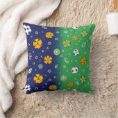 Classic Spider-Man with Dynamic Cosmic Background クッション (ブランケット)