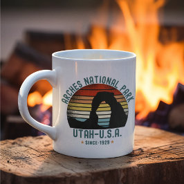 Classic Sunset over Arches Park, Utah コーヒーマグカップ