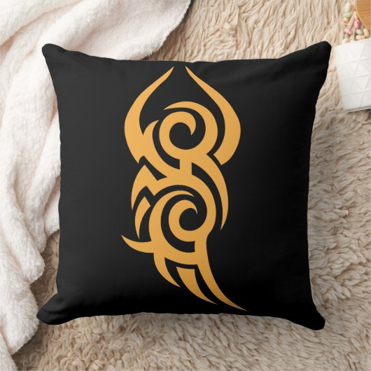 Classic Tattoo Inspired Line Art Design クッション (ブランケット)