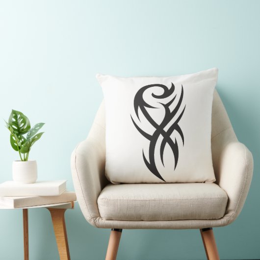 Classic Tattoo Inspired Line Art Design クッション (椅子)