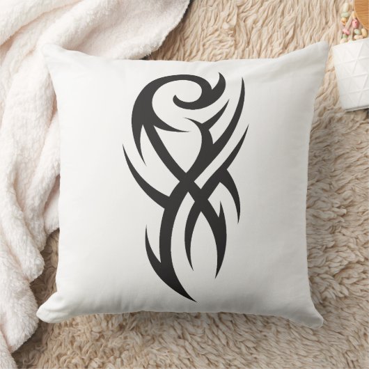 Classic Tattoo Inspired Line Art Design クッション (ブランケット)