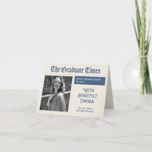 Classic Vintage Newspaper style graduation 2026 サンキューカード (正面)