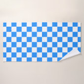 Classic White with Blue Square Pattern Style バスタオル (バスタオル)