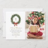 Classic Wreath Monogram Christmas Family Photo シーズンカード (正面)