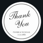 Classiy Black エレガント and White's 結婚 Thank You ラウンドシール<br><div class="desc">白と伝統的白のクラシックで結婚のステッカーは、薄いデザインの中で書シンプルの「ありがとう」と書いたを備えエレガントたステッ縁どク。この上品なデザインはAのにフォーマル最適で結婚ある。このステッカーは素晴らし封筒用シールやパーティーの好意として使われている。</div>