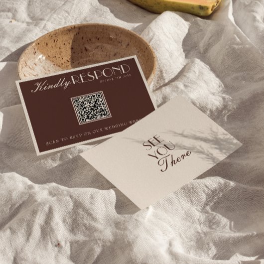 Classy Chocolate Brown Old Money QR Code Wedding 出欠カード