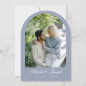 Classy Dusty Blue Floral Boho Chic Arched Wedding 招待状 (裏面)