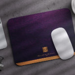 Classy elegant purple leather gold monogrammed マウスパッド<br><div class="desc">Luxury exclusive looking office or personal monogrammed mouse pad featuring a faux copper metallic gold glitter square with your monogram name initials and a sparkling stripe over a stylish purple indigo faux leather background. Suitable for small business, corporate or independent business professionals, personal branding or stylists specialists, makeup artists or...</div>