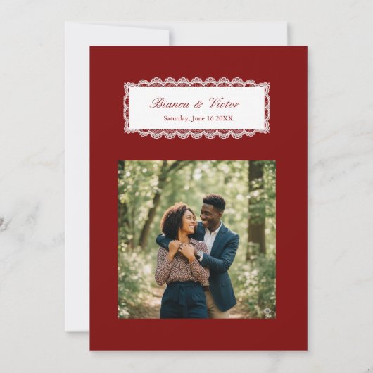 Classy Maximalist Victorian Heart Wine Red Wedding 招待状 (裏面)