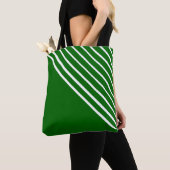 Classy Modern Green Diagonal Stripes トートバッグ (クローズアップ)