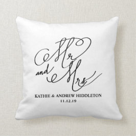 classy Typography Script Wedding氏および夫人 クッション