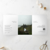 Clean Black and White QR Code Modern Wedding 三つ折り招待状 (内部)