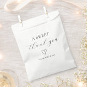 Clean & Modern Favor Bags フェイバーバッグ (クリップ留めされた状態)