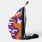 Clemson-Inspired Orange & Purple Tiger Camo スリングバッグ (右)