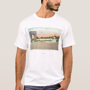 Cliftonのゲートの通りの眺め Tシャツ