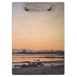 Clipboard with picture of Carrickfergus Castle Des クリップボード
