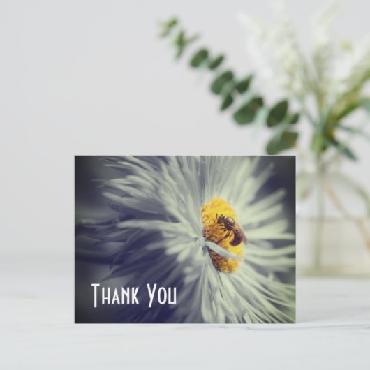 Close Up Bee On Flowerありがとうはがき ポストカード (スタンド正面)