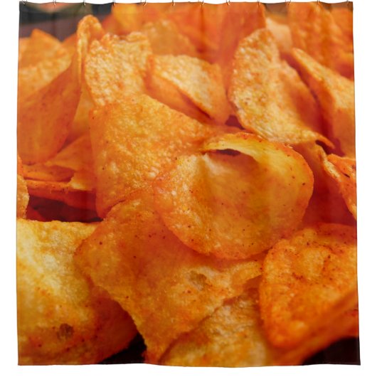 Close up of juicy, crispy, chips on black plate. シャワーカーテン (正面)