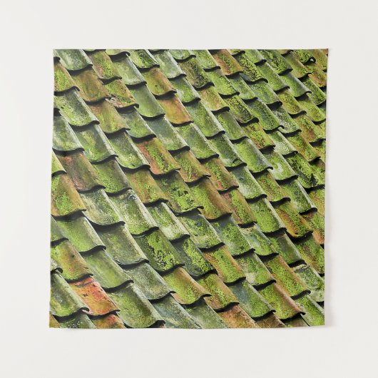 Close-up photo of green shingle roof タペストリー (正面)