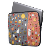 Close-Up Portrait of a Sweet-Faced Dog ラップトップスリーブ (正面左)